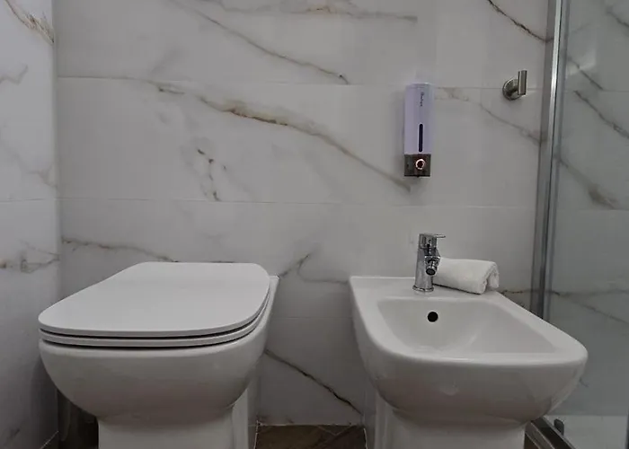 Rbr Relax Boutique - Adiacente Metropolitana Per Il Centro Di *