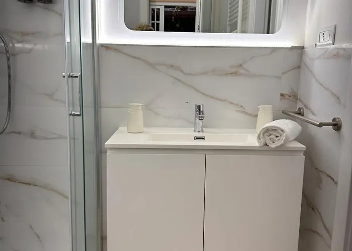 Rbr Relax Boutique - Adiacente Metropolitana Per Il Centro Di Apartamento *